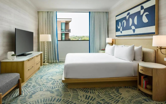 The Highland Dallas, Curio Collection by Hilton