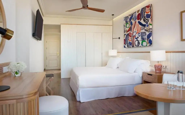 Отель H10 Costa Adeje Palace