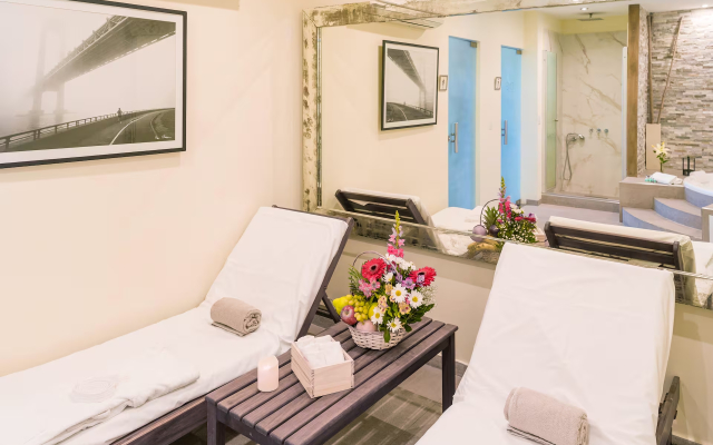 Melia Recoleta Plaza