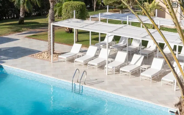 JAZ Neo Almazino Hotel, Almaza Bay
