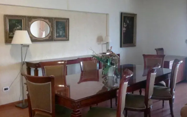 White House Hotel