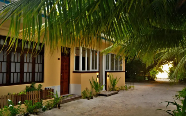 Dhigurah Inn