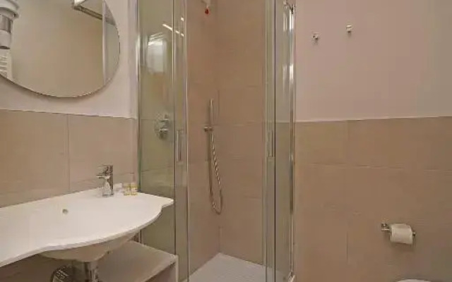 Hotel Du Lac Gardone Riviera