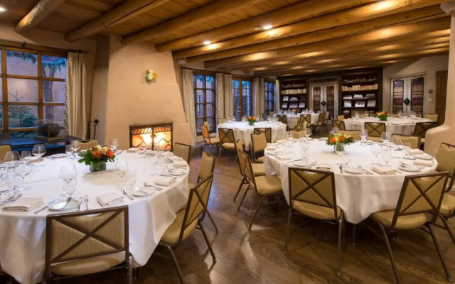 Rosewood Inn of the Anasazi