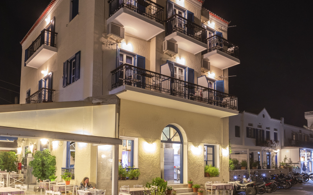 Stelios Hotel