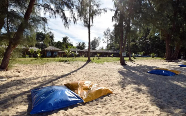 Long Beach Chalet Hotel