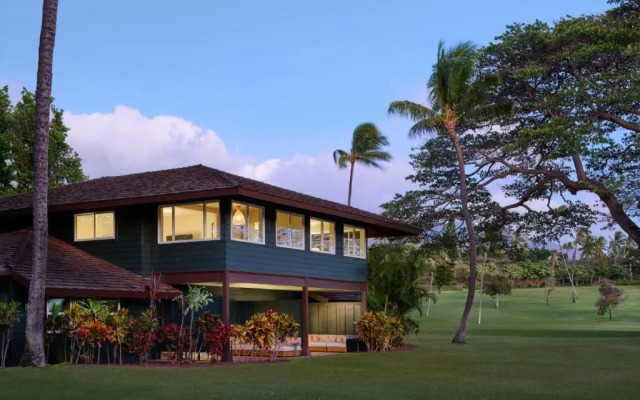 Royal Lahaina Resort & Bungalows