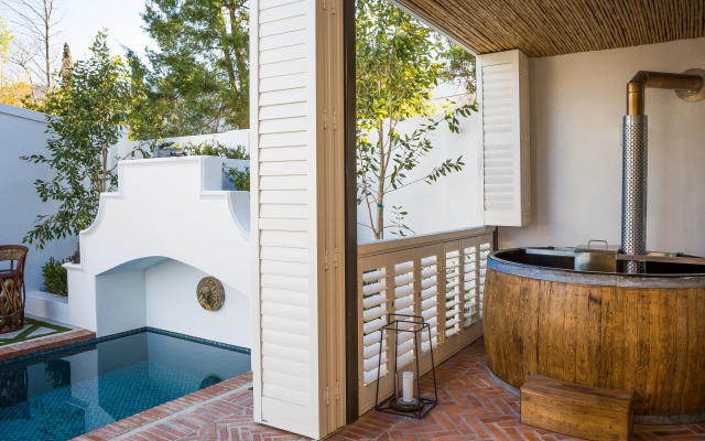 Akademie Street Boutique Hotel