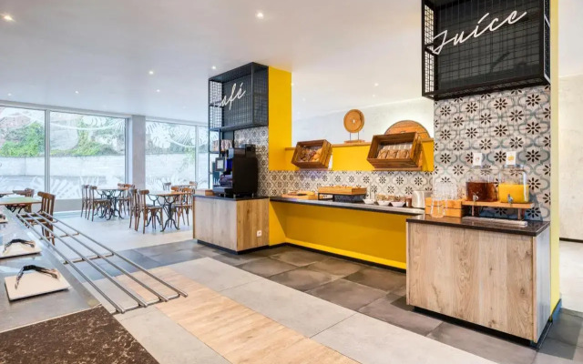 B&B HOTEL Mons Gare