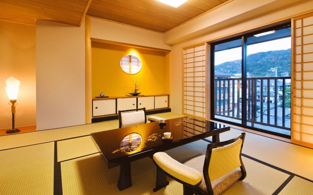 With Japanese Alcove (Tokonoma) Japanese-Style  room 사진 2