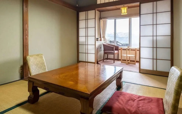 Compact Japanese-style room 사진 3