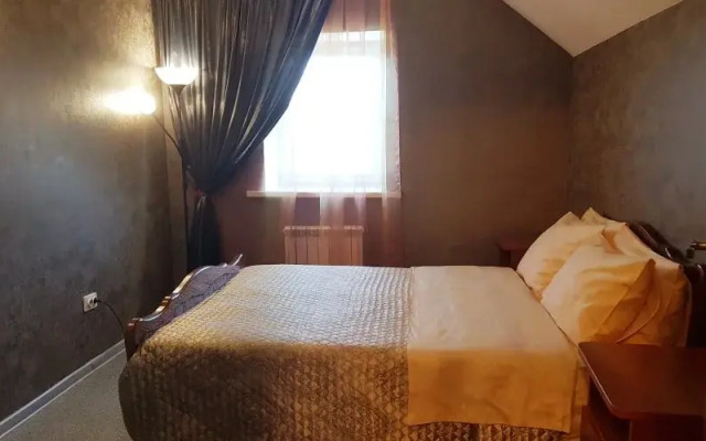 Parallel Hotel
