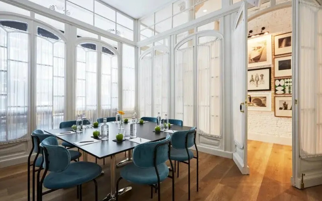 Pulitzer Hotel