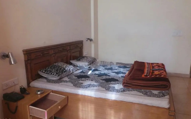 OYO 22492 Hotel Kempty Residency