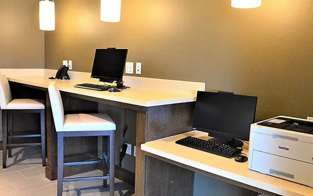 Staybridge Suites Hillsboro - Orenco Station by IHG