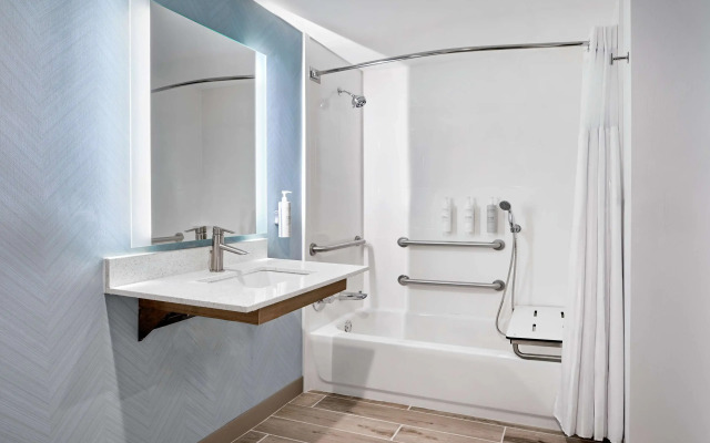 Hilton Garden Inn LAX Los Angeles Airport Hotel