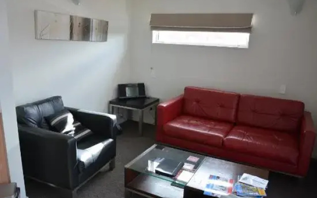 Focus Motel And Executive Suites
