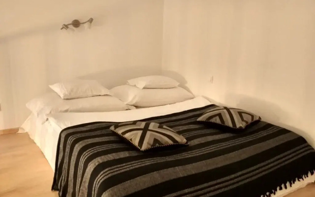 Happy Holiday Lux Apartments