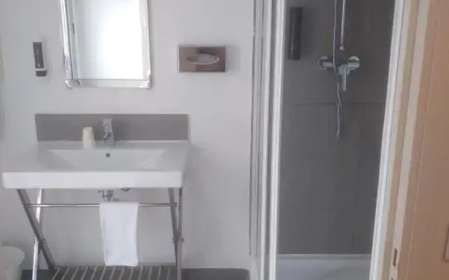 B&B HOTEL Antibes Juan-les-Pins