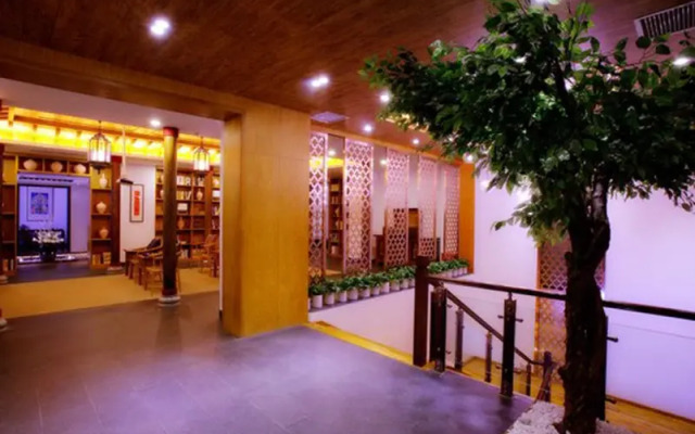 Zhengzhou Qianna Hotel