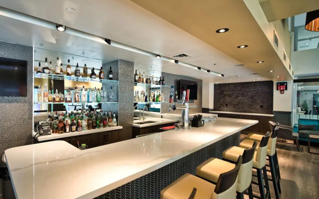 Holiday Inn Toronto Downtown Centre by IHG