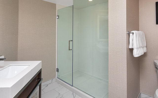 Crowne Plaza Toronto Airport by IHG