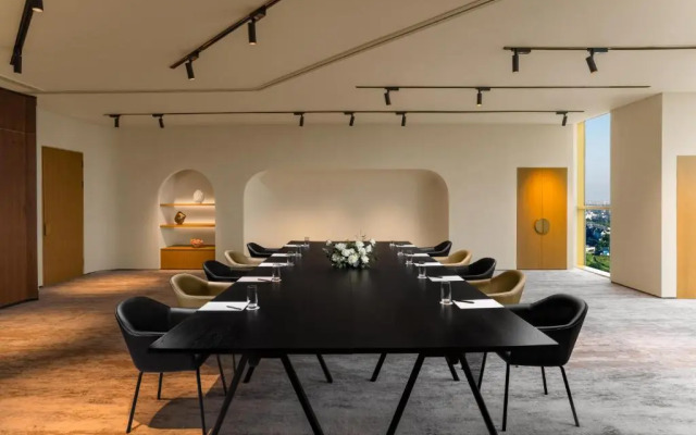 L7 WEST LAKE HANOI By LOTTE HOTELS