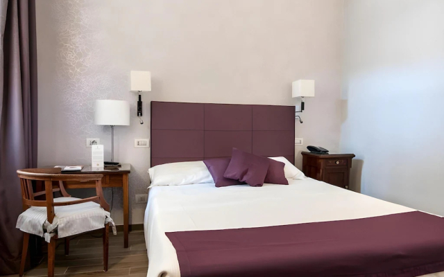 Отель Alexandra