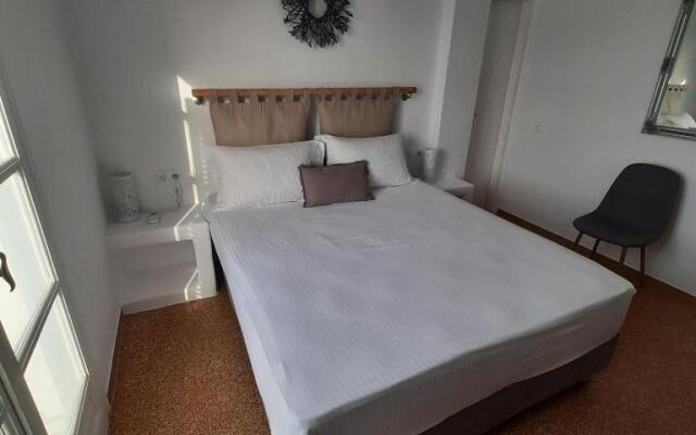 Flora Rooms & Apartments
