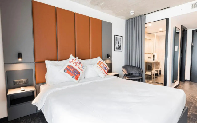 The Londoner Hotel St. Julians