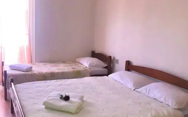 Lazorja Rooms