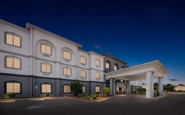 Best Western Palace Inn & Suites