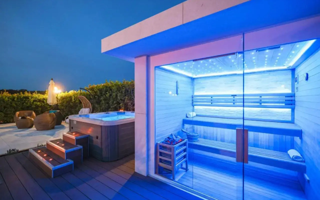 Villa Pino with Jacuzzi