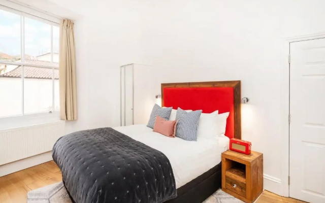 Berkeley Square Hotel