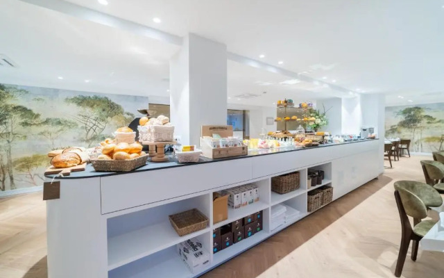 Grand Hotel Normandy by CW Hotel Collection