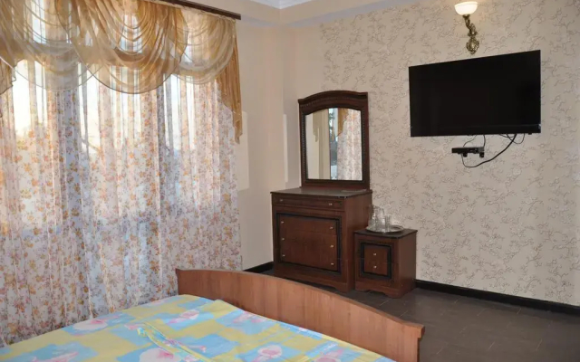 Guest House on prospect Ardzinba 257