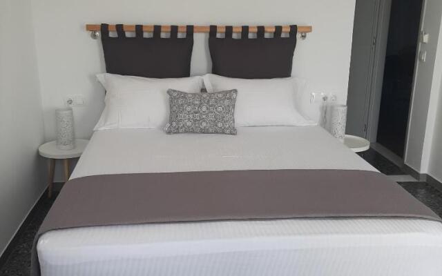 Flora Rooms & Apartments