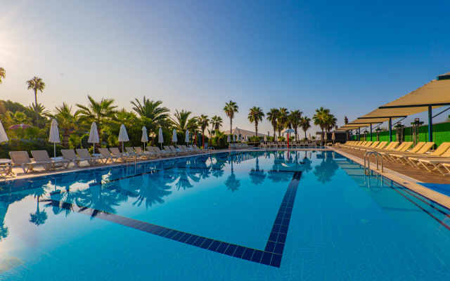 Курорт Timo Deluxe Resort Hotel