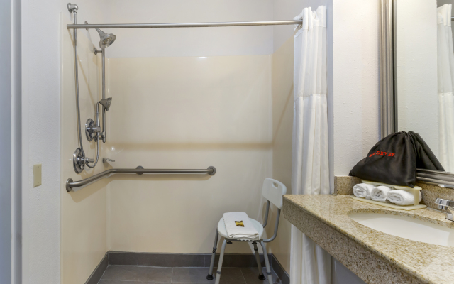 Best Western Plus South Hill Inn