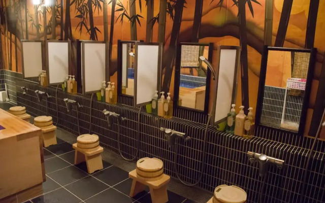 Centurion Ladies Hostel Ueno Park - Caters to Women