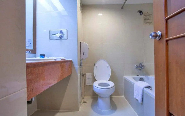 Cholchan Pattaya Beach Resort