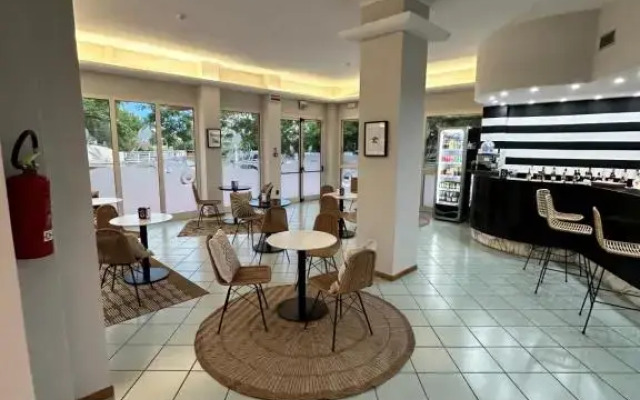 Hotel St. Gregory Park