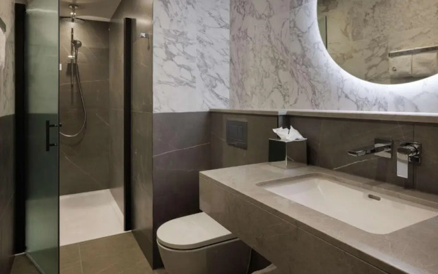 DoubleTree by Hilton London Victoria