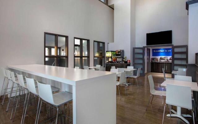 Days Inn by Wyndham Barrie