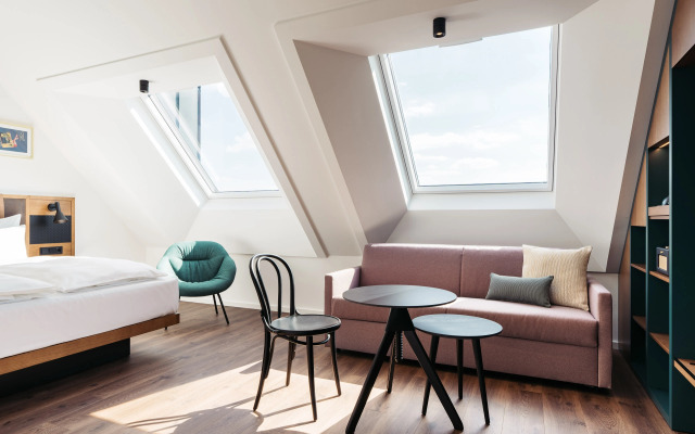 Hotel Schani UNO City