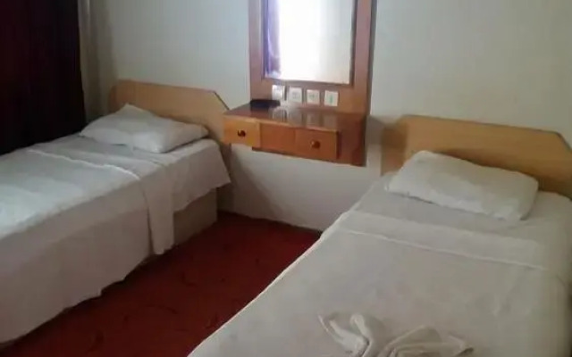 Paris Otel