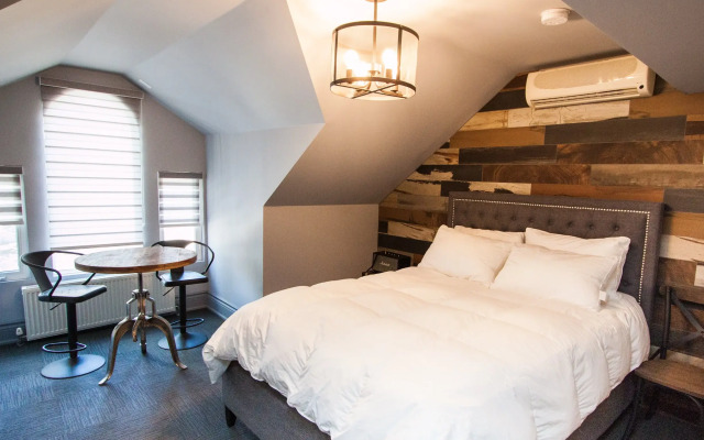 Wellesley Manor Revival Boutique Hotel, EST, 1916