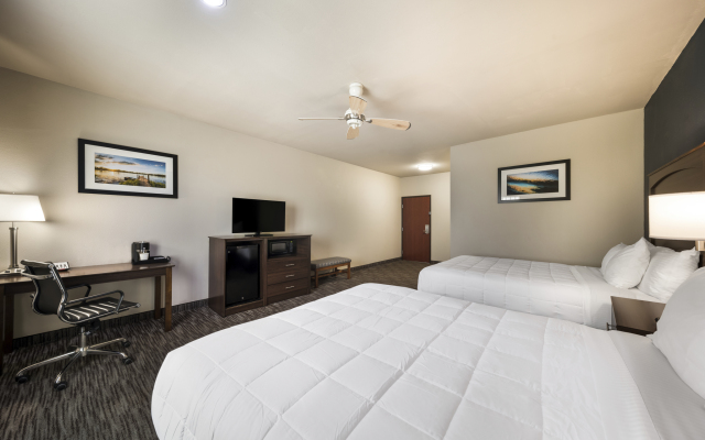 Best Western Plus Lake Dallas Inn & Suites