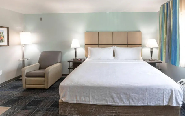 Candlewood Suites Ontario - Convention Center