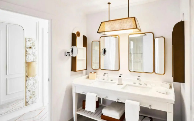 Carlton Cannes, a Regent Hotel